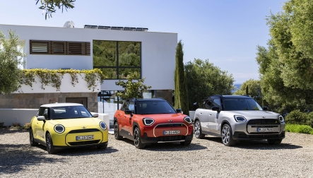 Xe Xanh: Thaco Auto ra mắt xe điện đầu tiên của MINI tại Việt Nam